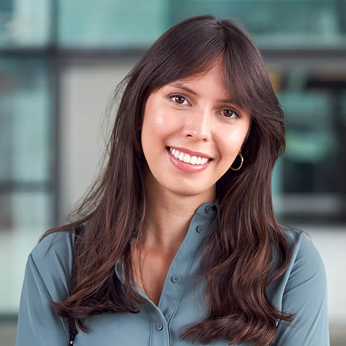 smiling-young-woman smiling-young-woman